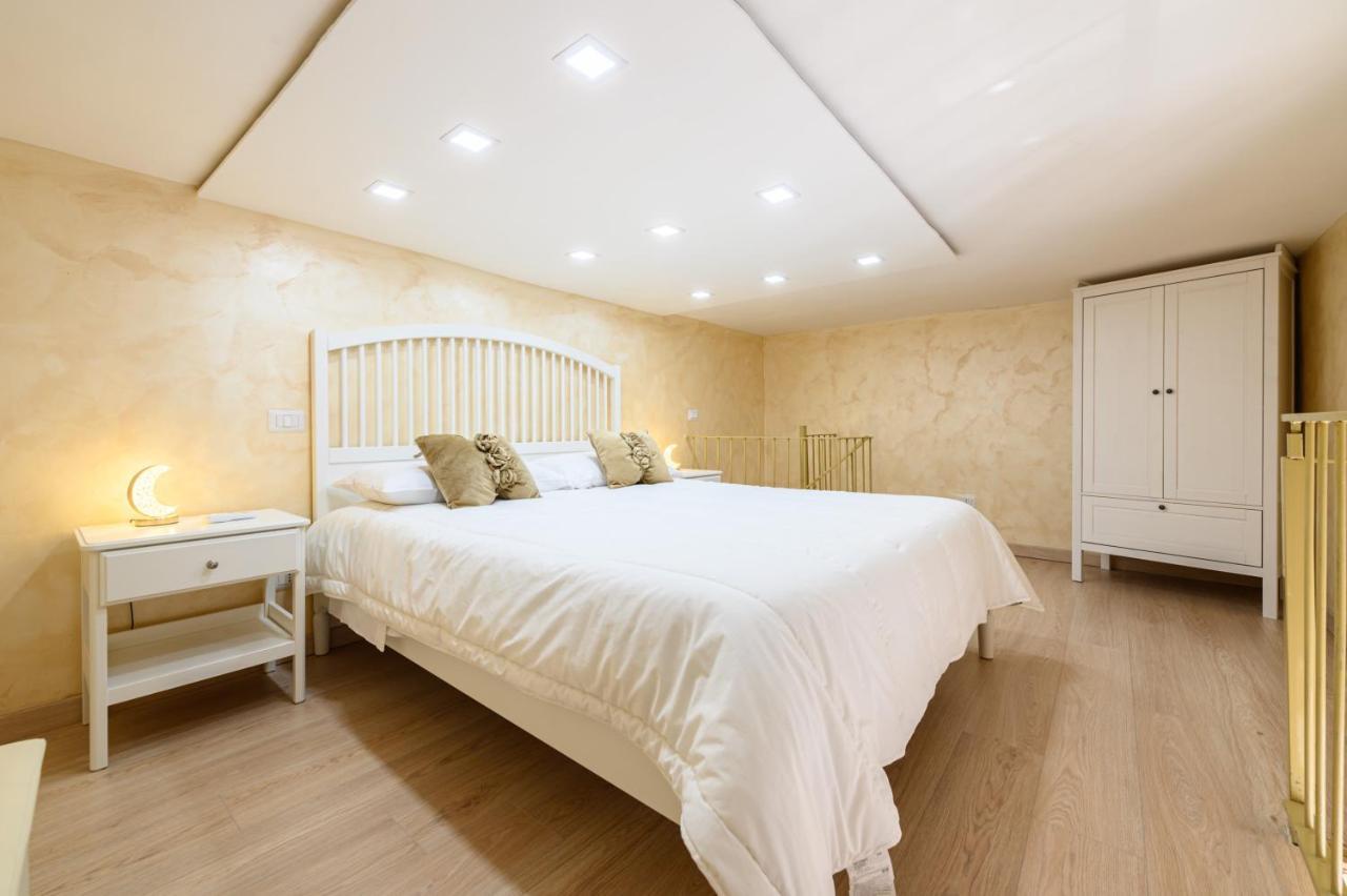 La Magnifica Napoli Apartments Gold House المظهر الخارجي الصورة