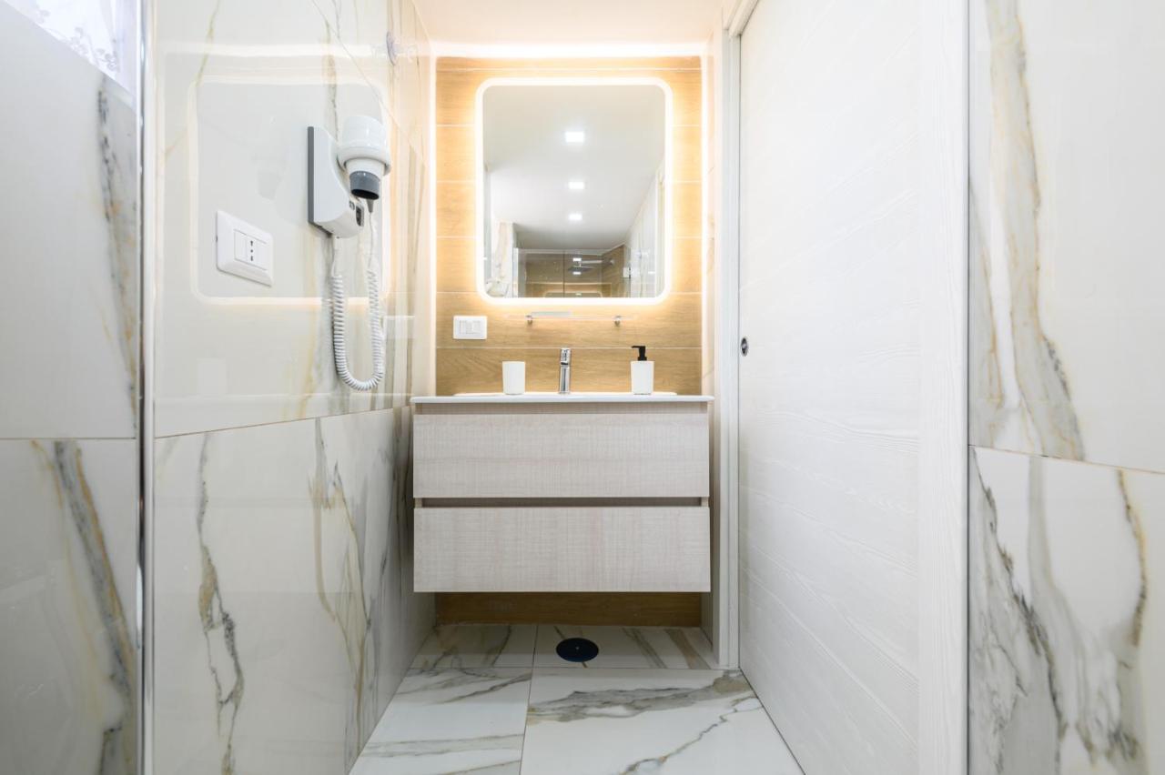 La Magnifica Napoli Apartments Gold House المظهر الخارجي الصورة