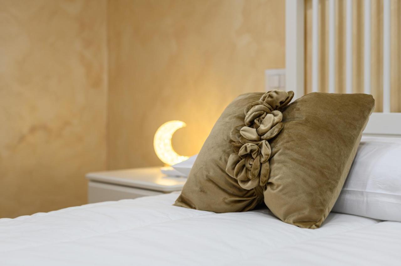 La Magnifica Napoli Apartments Gold House المظهر الخارجي الصورة