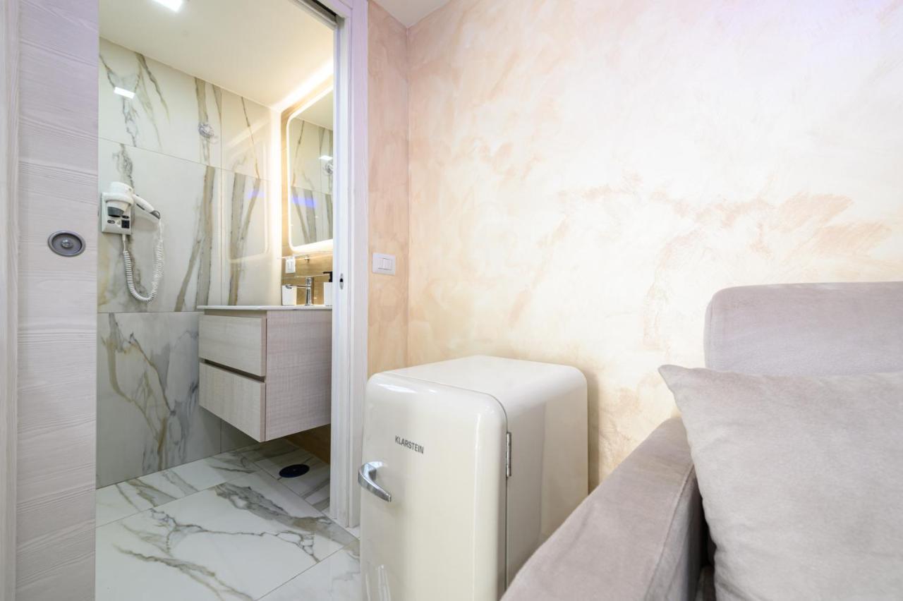 La Magnifica Napoli Apartments Gold House المظهر الخارجي الصورة